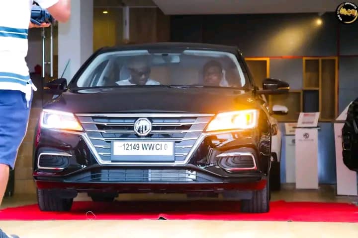 Grand prix Eléphant Zouglou d’Or / ‘’Les Patrons’’ reçoit un véhicule de 15 millions de Fcfa