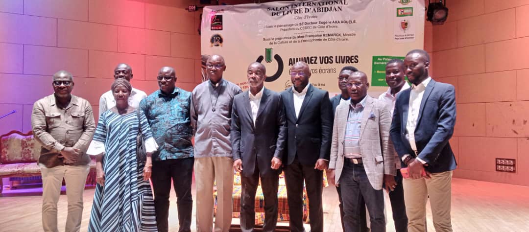 SILA 2022 / L’auteur Moïse Kossonou invite la jeunesse à prendre conscience de la Vraie Pauvreté