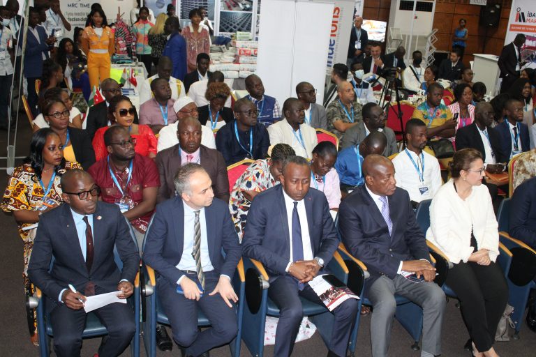 Forum mondial des entreprises à Abidjan / Le ministre du Commerce invite les entreprises turques à transformer localement les matières premières