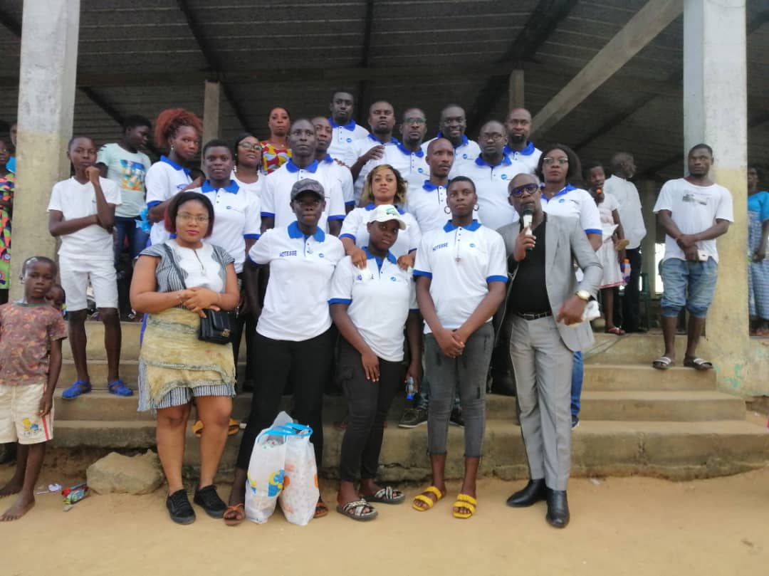 Fête des mères / Les jeunes ressortissants d'Anyama-Ahouabo rentrent dans la danse