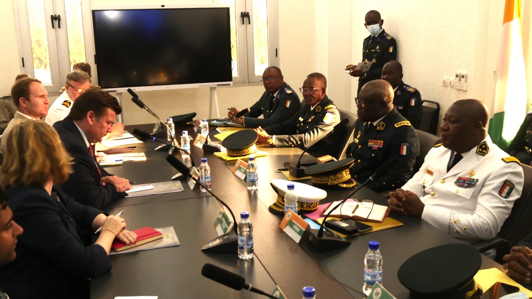 Terrorisme-piraterie maritime / Le ministre britannique s’engage avec les Forces Armées ivoiriennes