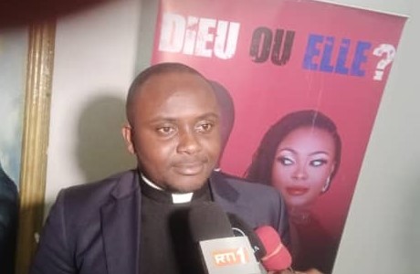 Dédicace ‘‘Dieu ou Elle’’ / Joël Hié Babo invite la communauté chrétienne à assumer son choix