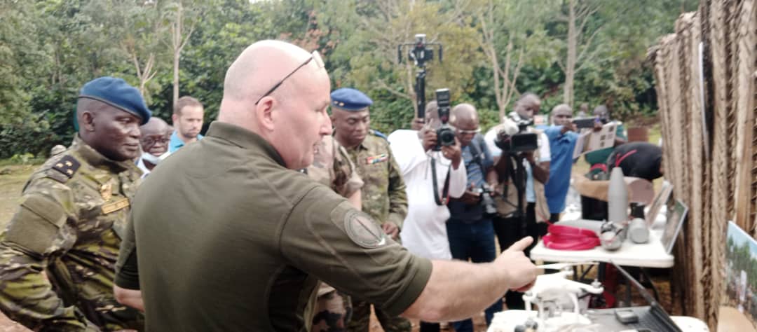 Lutte contre le terrorisme / Le CEMA français visite l'Académie internationale de Jacqueville
