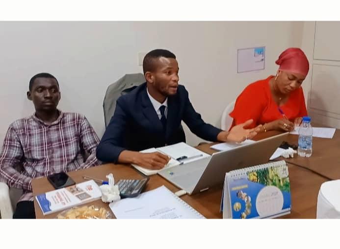 Union des Jeunes de Lakota / les avantages de la carte de membre dévoilés