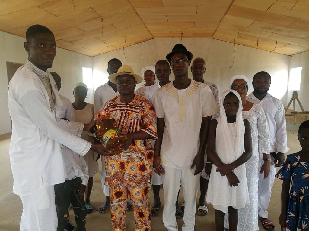 Pâques 2022 Kongofon / La chefferie offre des vivres aux chrétiens et musulmans