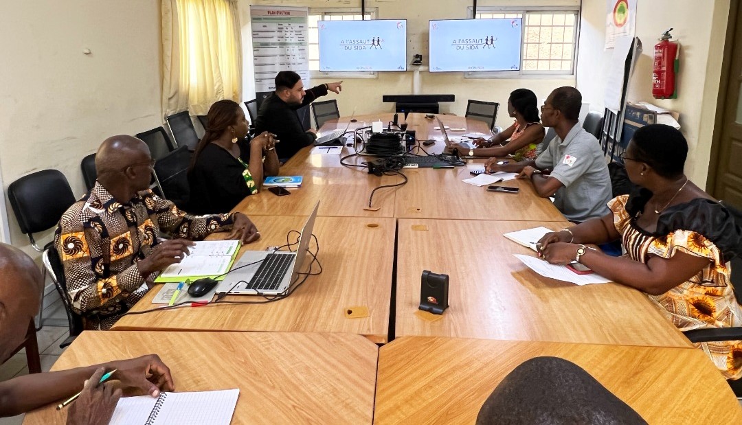 Lutte contre le Sida / Des téléphones portables prévus pour les gagnants du jeu « A L’Assaut du Sida »