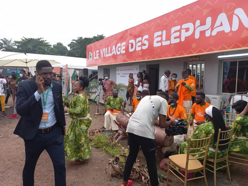 CAN Cameroun 2021 / Les ivoiriens font la fête à Douala avant le match des Éléphants ce mercredi