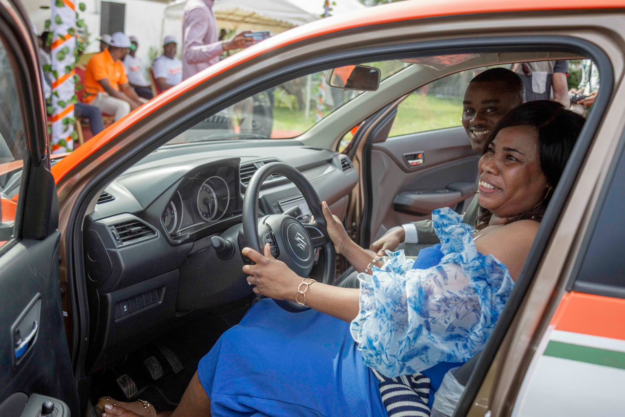 Entreprenariat féminin dans le transport / Des Associations des Femmes Ivoiriennes de France reçoivent les clés de leurs véhicules avec Sautoc