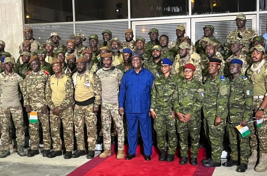 Après la grâce d’Assimi Goïta / Les 46 soldats ivoiriens accueillis par Alassane Ouattara en compagnie des 3 premières