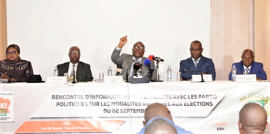 Paiement des électeurs après le vote / La CEI aux partis politiques : « Aucun électeur ne rentrera dans l’isoloir avec un téléphone portable »