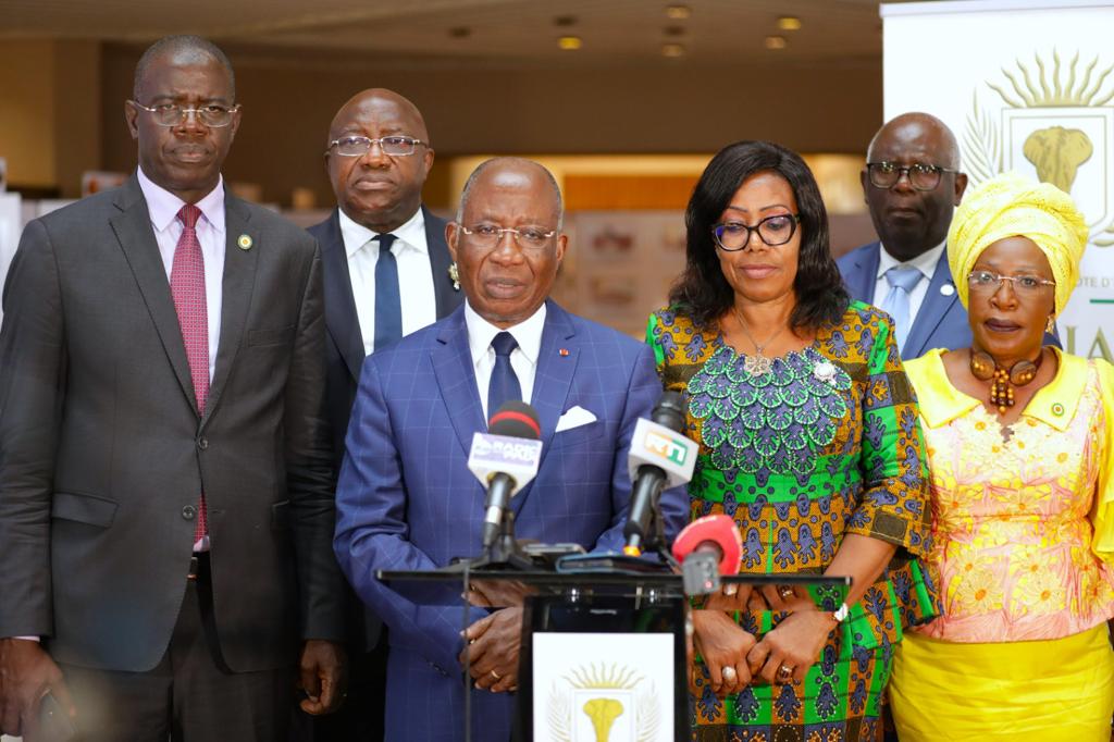 Sénat / Mission accomplie pour le ministre Léon Kacou Adom avec 11 textes votés à l’unanimité