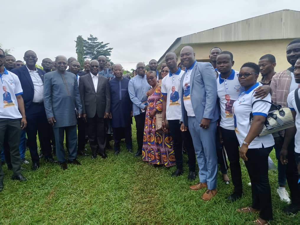 Elections locales 2023 / Le ministre Léon Kacou Adom fait un important dons aux candidats RHDP de l’Indénié-Djuablin