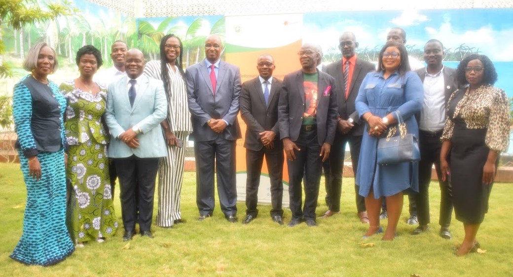 Prix Caidp de l’Accès à l’information d’intérêt public / Le Rejaip-CI remet son rapport à Kébé Yacouba, président de la Commission