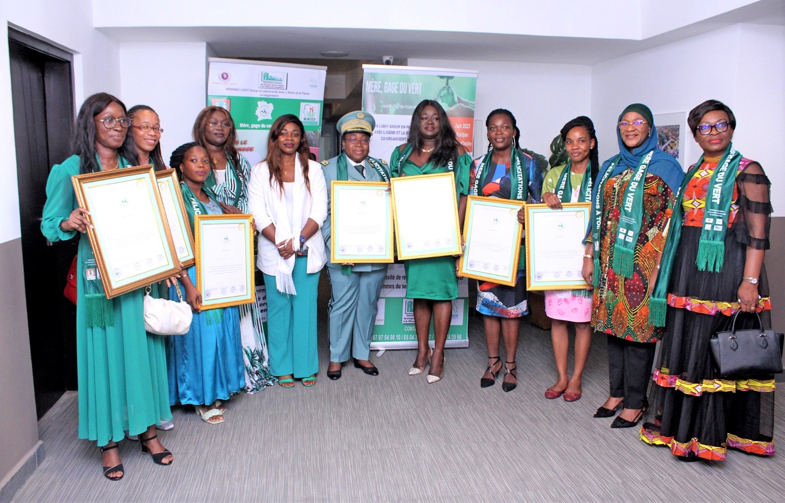 Secteur vert en Côte d'Ivoire / 20 femmes engagées contre le réchauffement climatique et la destruction de l'environnement honorées