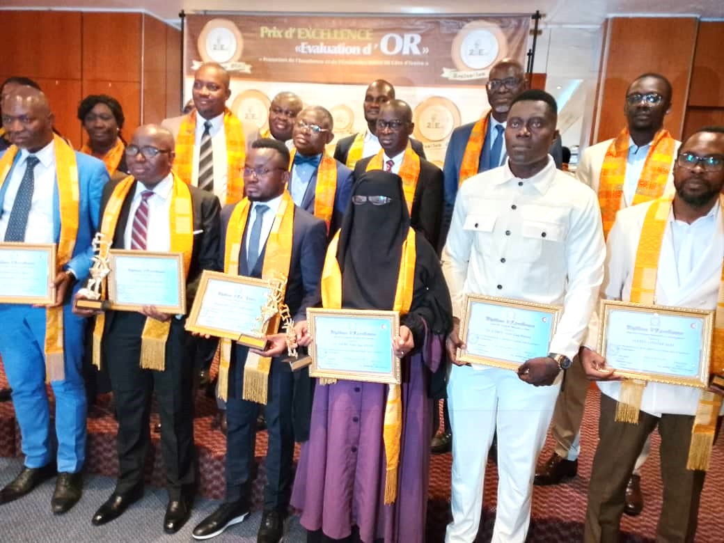10 ans de l’ONG 2ieval / La 8e édition du Prix Évaluation d'Or célébrée à Abidjan-Plateau
