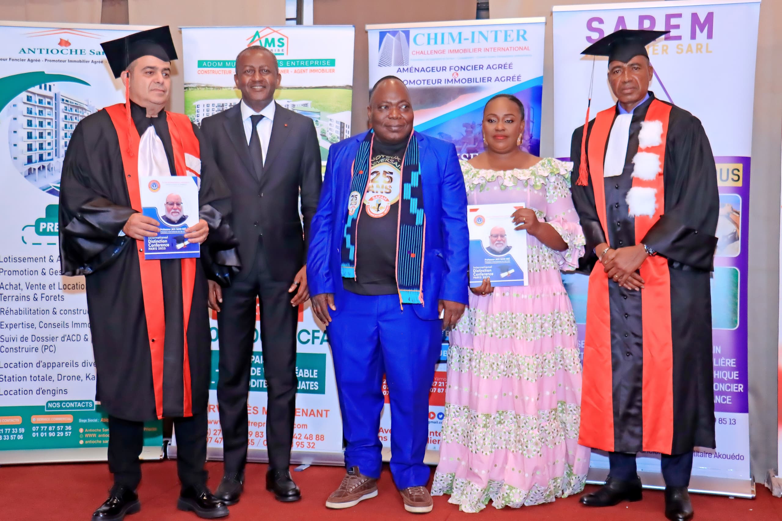 Distinction / Yamoussa Coulibaly reçoit le prix SAFAM-COM du meilleur acteur de développement