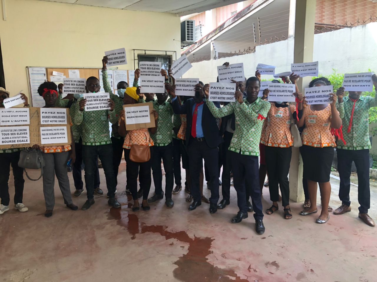 Personnel de la protection judiciaire / Les étudiants exigent le paiement intégral de leur bourse