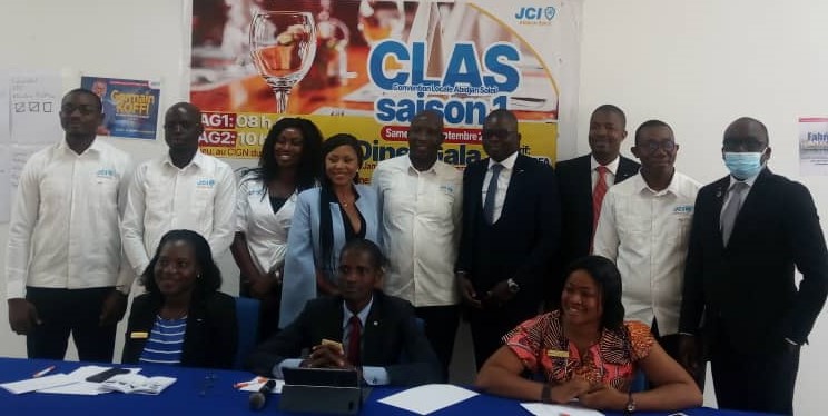 Réhabilitation des toilettes des écoliers / La JCI Abidjan Soleil en fait son affaire à Bingerville