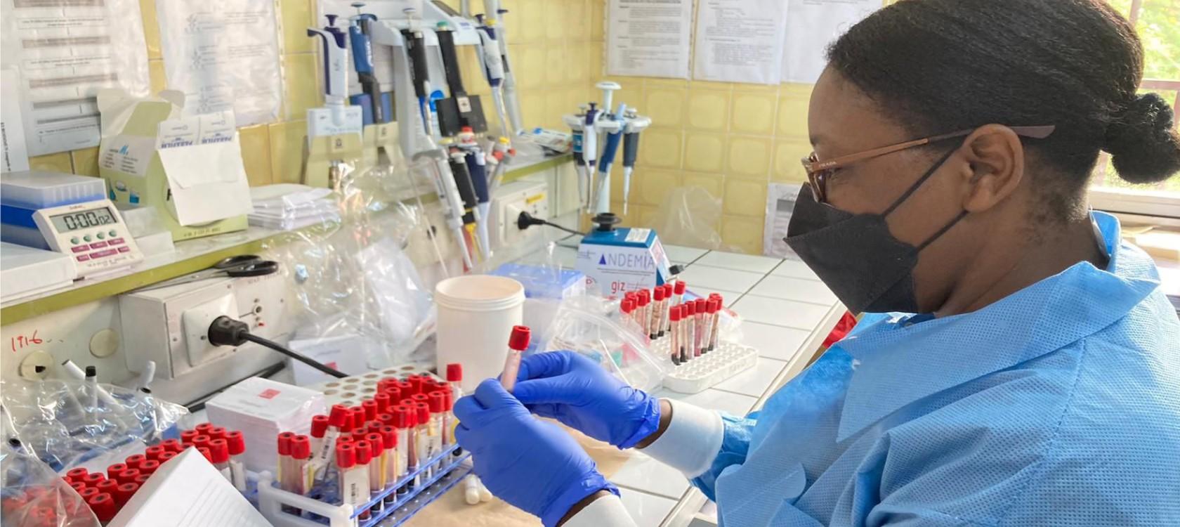 Riposte à la COVID-19 / Le Gouvernement signe un accord de prêt de plus de 59 milliards