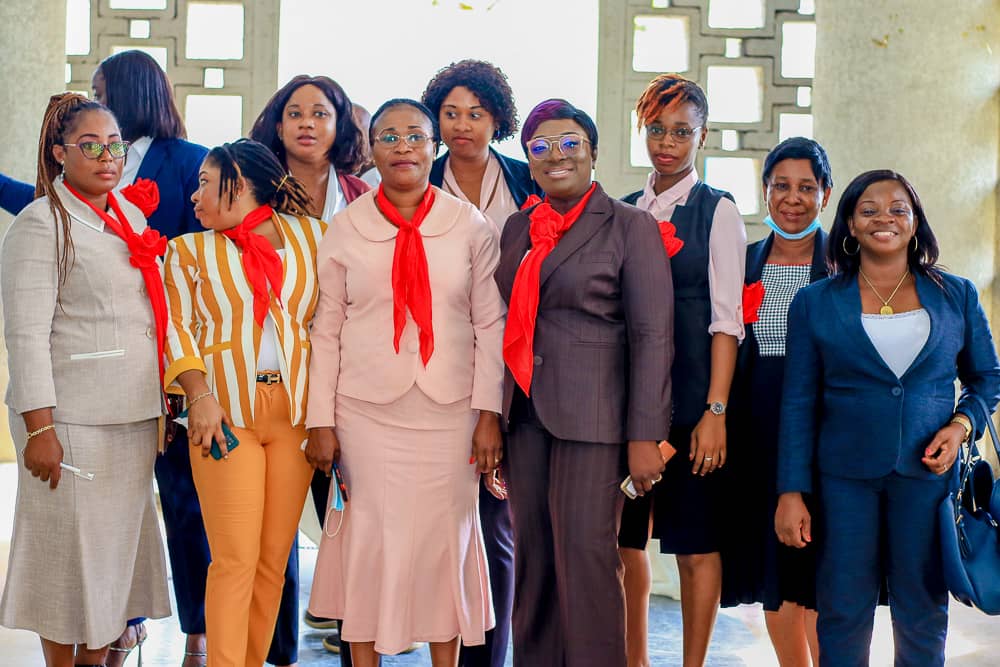 Corruption / Les femmes Greffières proposent un frein par la féminisation des emplois supérieurs